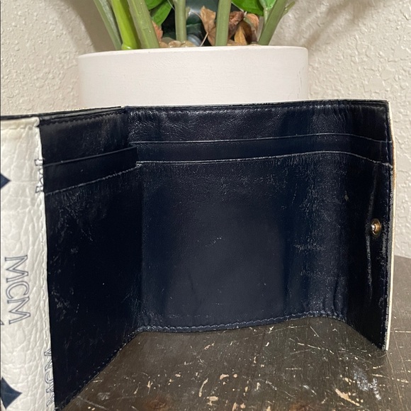 . MCM Cream and Black Logo Tri-Fold Wallet - Picture 5 of 11